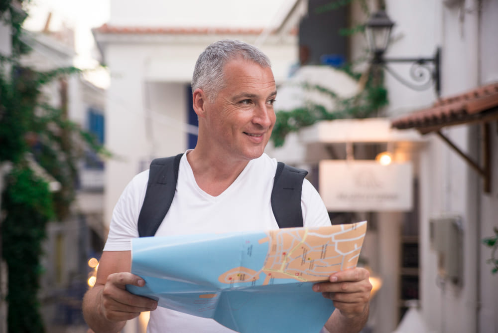 how can americans buy property in italy
