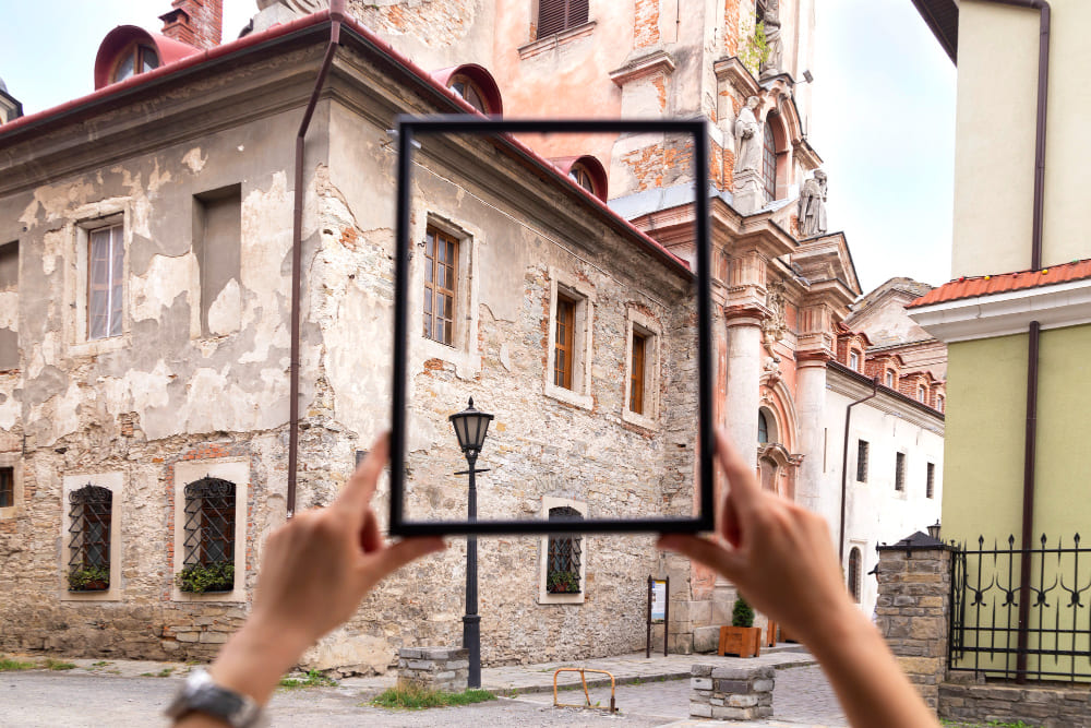 how much is rent in italy in us dollars